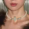 Collar de Perlas con Cruz de Diamante Estilo Retro Europeo y Americano Moda Elegante Cadena Versátil para la Clavícula Lujo Accesible Collar de Gama Alta para Mujeres