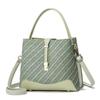 Bolso cubo tejido retro de nicho de alta calidad de gran capacidad para mujer 2023 otoño e invierno Nuevo bolso de comercio exterior para ir al trabajo