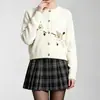 Casaco Cardigan de Tricô Feminino 2026 Outono/Inverno Novo Gola Redonda Estilo Doce Versátil Bordado Design Coreano para Mulheres
