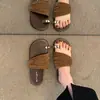Estilo Retro Americano Moda Callejera Personalidad Dura Pantuflas Retro 2026 Venta Caliente Zapatos de Mujer Moda Intelectual de Moda Media