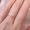 Anillo de mariposa con flor de esmalte colorido para mujer, estilo Ins, nicho de alta gama, ligero, de lujo, con apertura sin color, pulsera de anillo para dedo.