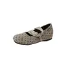 Sapatos Mary Jane de bolinhas da moda para mulheres, nova coleção de verão 2026, design de bico quadrado, elegantes e versáteis, perfeitos com vestidos, sapatos baixos