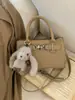 Bolso Cuadrado Pequeño de Mano con Patrón de Cocodrilo Retro Transfronterizo Nuevo Bolso de Viaje Otoño e Invierno 2025 Bolso de Hombro Único de Alta Gama Bolso Cruzado