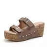 Sandalias Cuña con Remaches y Doble Hebilla Talla Grande 2026 Verano Nuevas Chanclas de Exterior de Suela Gruesa para Mujer Amazon