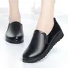 Novos Sapatos Femininos Outono 2026: Sapatos de Trabalho Antiderrapantes, Sapatos de Couro, Sapatos Antiderrapantes de Solado Plano Confortáveis de Solado Macio para Mães, Sapatos de Escritório Femininos