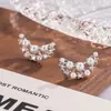 Pendientes de Imitación de Perla en Forma de Media Luna Estilo Francés para Mujer, Nuevos Populares 2025 Nicho Único Atmósfera Otoño e Invierno Pendientes Elegantes