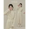 Conjunto de Tricô Cardigan e Saia Ouyang Xi's Gentle Encounter Outono/Inverno 2026 para Mulheres com Pedraria
