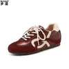 Zapatillas de entrenamiento alemanas de cuero genuino estilo retro con bloques de color, modelo para mujer, nueva colección otoño/invierno 2026, zapatillas casuales versátiles