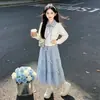 Traje de Otoño Estilo Academia para Niñas 2026 Nuevas Llegadas Niñas Grandes Estilo Coreano Sudadera con Capucha y Falda Falsas de Dos Piezas Conjunto de Dos Piezas