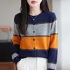 Nova Chegada Outono/Inverno 2026: Cardigã Feminino Color Block de Malha Veludo Macio, Gola Redonda, Caimento Solto e Manga Longa