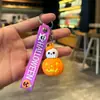 Bestseller transfronterizo llavero de Halloween calabaza casa embrujada muñeca colgante espeluznante divertido llavero decoración de bolsa