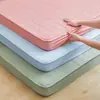 Nuevo modelo 2026 sábana acolchada de algodón 100% teñido en hilo de algodón lavado para dormitorio de estudiante, funda de colchón de una pieza