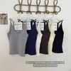 Camisola de otoño estilo coreano de tejido modal cepillado con hermoso diseño en la espalda, tacto de alta gama y copas incorporadas, adecuada tanto para llevar sola como debajo de otra prenda.