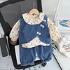 Conjunto de 3 peças para meninas 2025 Novo Estilo Colete Jeans com Laço Camisa Floral Roupa da Moda Tendência Outono para Bebê