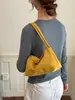Bolso de mano de gamuza de color liso, nuevo estilo coreano para el día a día, bolso de hombro casual de gamuza de alta gama para mujer, otoño e invierno