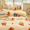 Categoría a Leche de Grado Materno e Infantil Terciopelo de Leche Juego de Cuatro Piezas Cálido Versión Grande Capichu Dibujos Animados Estampado Digital Ropa de Cama Engrosada