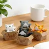Caja de Papel con Micro Paisaje para Coche, Figura de Gato, Muñeco de Dibujos Animados Pidiendo un Abrazo, Decoración Personalizada para el Tablero del Coche