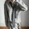 Combinación Perfecta para un Traje~ Corbata Bufanda de Seda a Rayas Diagonales Grises de Alta Inteligencia, Accesorio de Vestimenta Casual y Sencilla Estilo Coreano Otoño e Invierno