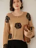 Suéter de cachemira pura para mujer, grueso, con patrón de camelia, cuello redondo, capa interior cálida, top de punto moderno y casual