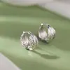 Fivela de Brinco com Textura de Folha Francesa Feminino Toque de Luxo Leve Simples Versátil Brincos Únicos Bonitos Exagerados Acessórios de Brinco