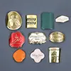 Suministro Directo de Fábrica de Señales de Aleación de Aluminio, Botellas de Perfume Personalizadas, Velas Curvas de Aromaterapia, Etiquetas Metálicas de Aluminio con Logotipo de Cosméticos