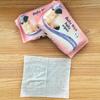 80 piezas de toallitas húmedas para bebés de color rosa y morado en bolsas, ropa económica para el hogar, venta al por mayor de fábrica DZ