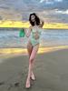 Traje de baño de una pieza triangular sexy hueco retro estilo Hong Kong para mujer, aspecto delgado de alta gama, traje de baño para vacaciones en aguas termales y playa