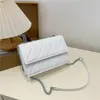 Nova bolsa pequena 2023 nova moderna estilo coreano moderna losango corrente bordado linha quadrada pequena bolsa mini bolsa de ombro transversal