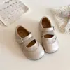 Zapatos de cuero estilo británico 2026 primavera y otoño nuevos versión coreana para niñas con tiras cruzadas, zapatos bajos tipo princesa con suelas suaves