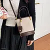 Bolsa de Ombro Único Estilo Coreano Fofa 2026 Nova Bolsa de Mão em Camurça Feminina Outono Exquisite Bolsa para o Dia a Dia Transversal Retrô