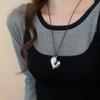 Collar geométrico de amor hueco rojo simple nicho de alto sentido cadena de suéter tendencia de moda collar Joker al por mayor