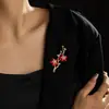 Nuevo Broche Estilo Chino Estilo Nacional Flor de Ciruelo Roja Broche Antiexposición Personalizado de Gama Alta Accesorios para Ropa de Traje