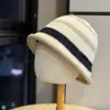 Sombrero de pescador de bloques de color otoño e invierno para mujer, gorro tejido de retazos a rayas, hace que la cara se vea más pequeña, sombrero de cubo de lana estilo japonés