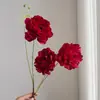 Ornamentos para Quarto de Casamento Flores de Simulação Vermelho Festivo Arranjo de Casamento Avançado Arranjo Floral de Casamento Balde de Abraço Flores Artificiais Floricultura de Simulação