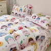 Estilo Coreano Cremoso Osito Polar Cálido Juego de Cuatro Piezas Dibujos Animados Funda Nórdica de Polar de Coral Doble Cara Juego de Tres Piezas Sábana Plana Sábana Ajustable