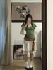 Camiseta Verde de Manga Corta con Cuello en V para Mujer, Nuevo Estilo Verano 2026, Impresionante Atuendo de Verano, Top Básico Único Ajustado
