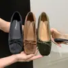 Mocasines de ante para mujer, estilo francés, retro, de punta cuadrada, adornados con lazo, colección otoño 2026, versátiles y elegantes, perfectos como zapatos para la abuela