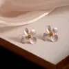 Brincos de Tarraxa Florais Vintage Estilo Francês para Mulheres, Presilhas de Orelha Tipo Disco de Repelente de Mosquitos, Design de Nicho de Luxo Leve, Brincos de Temperamento de Alta Qualidade