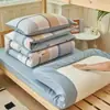 Juego de ropa de cama de tres piezas de algodón puro para estudiantes universitarios, sábana de cama 100% algodón, funda de edredón, protector de colchón, ropa de cama individual para dormitorio