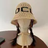 Sombrero de Pescador Tejido Hueco Retro para Mujer Verano Nuevo Estilo Sombrero Cubo con Letras Hace que la Cara se Vea Más Pequeña Sombrero de Paja con Correas Sombrero Cubo Tejido