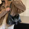 Bolso de axila de alta gama, estilo vintage, para mujer, nueva colección otoño/invierno 2026, bolso de hombro de moda, gran capacidad, adecuado para el trabajo