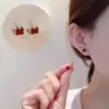 Brincos de tarraxa de trevo de quatro folhas para mulheres, simples, modernos, estilo novo, toque de luxo, brincos pendentes de pérola, acessórios, temperamento, versáteis, requintados, brincos da moda