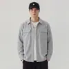 Camisa americana de alta gama estilo ropa de trabajo, rígida y pesada, de manga larga, corte holgado, hombros caídos, bolsillo de parche de ropa de trabajo, camisa de hombre de color liso