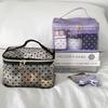 Bolsa de almacenamiento portátil para cosméticos de malla flocada, bolsa de almacenamiento para estudiantes, de alto valor, portátil, transpirable, de gran capacidad, bolsa morada Love
