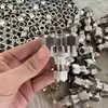 A junta de spray para separador de água de 3/8 possui três bases e o tipo de virola é equipado com tubo de aço inoxidável de 9,52 mm