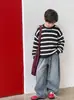 Suéter infantil Aimobebe, versátil para otoño e invierno, suave y cómodo suéter de rayas con cuello redondo, tejido de bloques de color moderno para niños y niñas