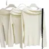 Top de punto suave estilo francés sin hombros para mujer, procesamiento OEM, diseñado para ser adelgazante y favorecedor, con mangas largas