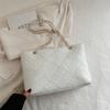 Bolso de hombro de cadena de moda de alto valor 2025 verano nuevo diseño nicho versátil ins bolso tote de alta gama