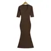 Ropa de Mujer al por Mayor Transfronteriza Estilo Europeo y Americano 2026 Primavera Nueva Vestido Bodycon de Cola de Pez de Manga Media y Cuello en V Profundo de Color Sólido