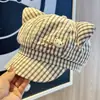 Boina Adorable de Cuadros con Orejas de Gato para Mujer, Sombrero Octagonal de Estilo Dulce de Primavera que Hace que la Cara Parezca Más Pequeña